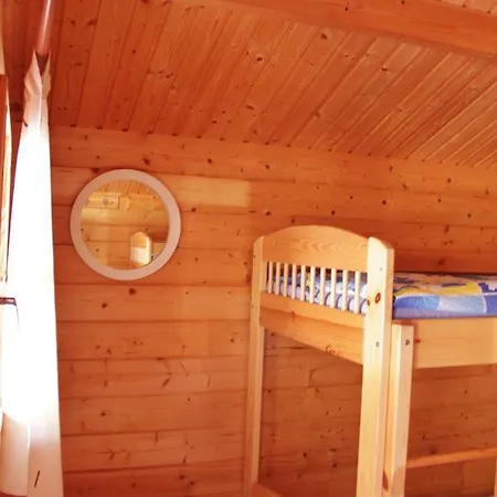 Kuuli Puhkemajad 营地 *