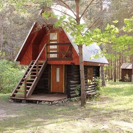 Campsite Kuuli Puhkemajad *