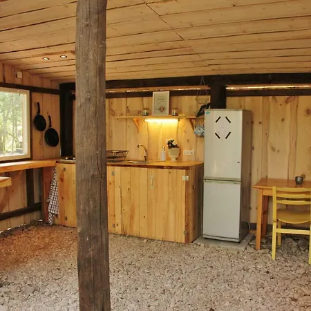 Kuuli Puhkemajad * Tagaranna