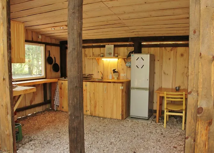 Kuuli Puhkemajad * Tagaranna